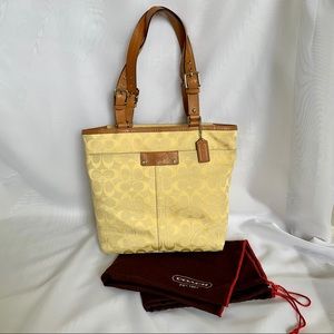 Coach Signature Hampton Tote 👜